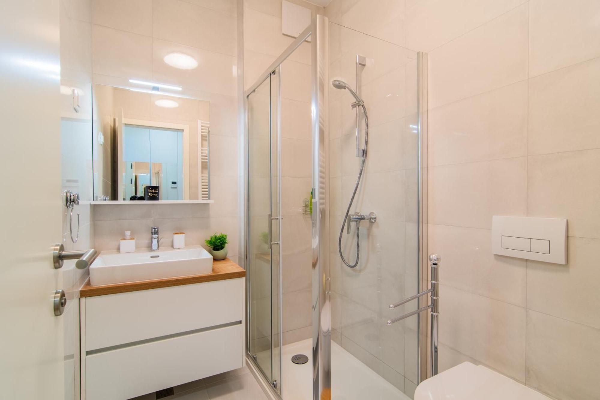 Flexible Selfcheckins 86 - - Garage - New Building - New - Loggia Apartment