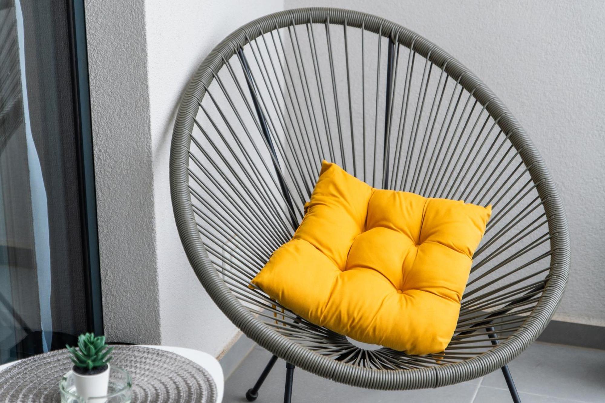 Flexible Selfcheckins 86 - - Garage - New Building - New - Loggia Apartment *