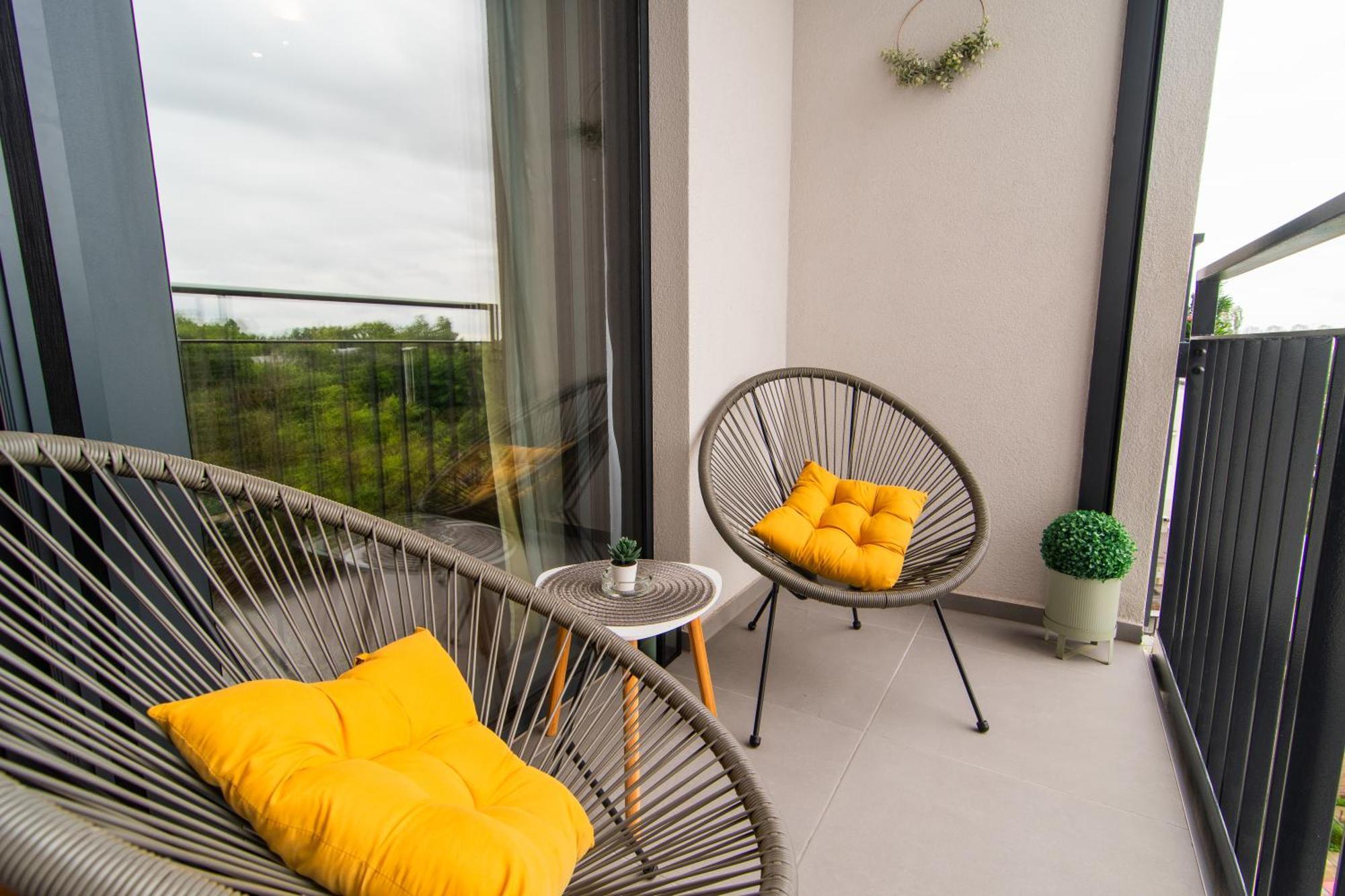 Flexible Selfcheckins 86 - - Garage - New Building - New - Loggia Apartment *